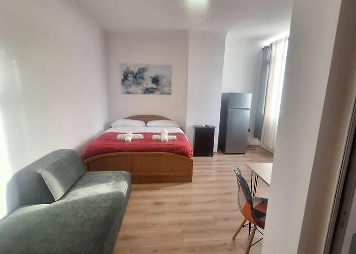 Albania Comfort Near Center Apartament