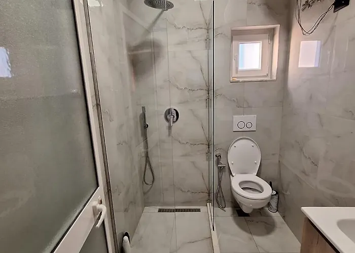 Apartament Albania Comfort Near Center *